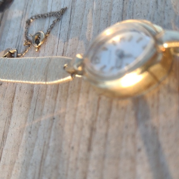 Elegant 10KGold Waltham Women's Watch(Nonworking) - Picture 2 of 3